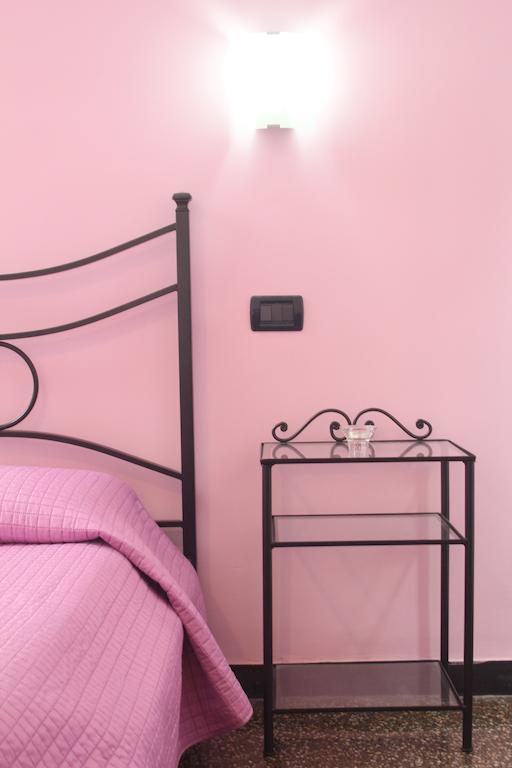 Bed & Breakfast La Rosa Dei Venti Genova Værelse billede